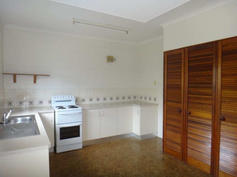 2/112 Windarra Street, Woree QLD 4868