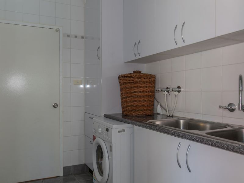 7 Tudor Close, Trinity Park QLD 4879