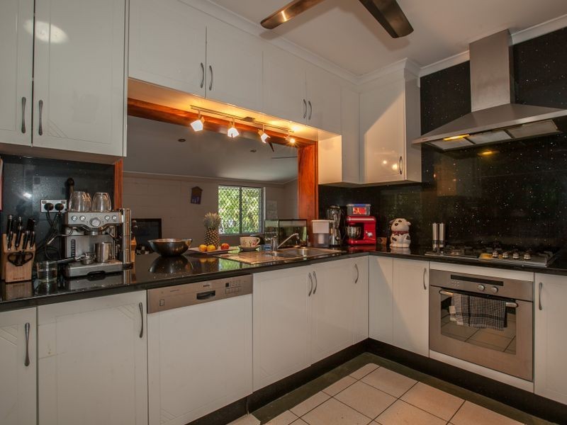 7 Tudor Close, Trinity Park QLD 4879