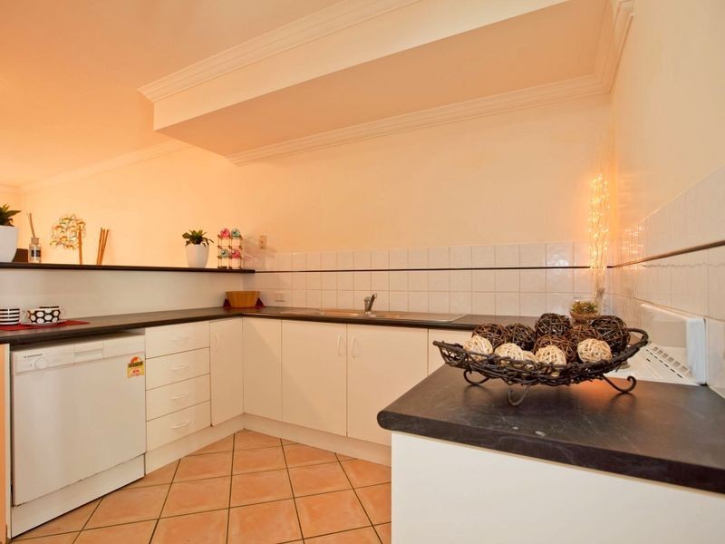 2/548 Varley Street, Yorkeys Knob QLD 4878