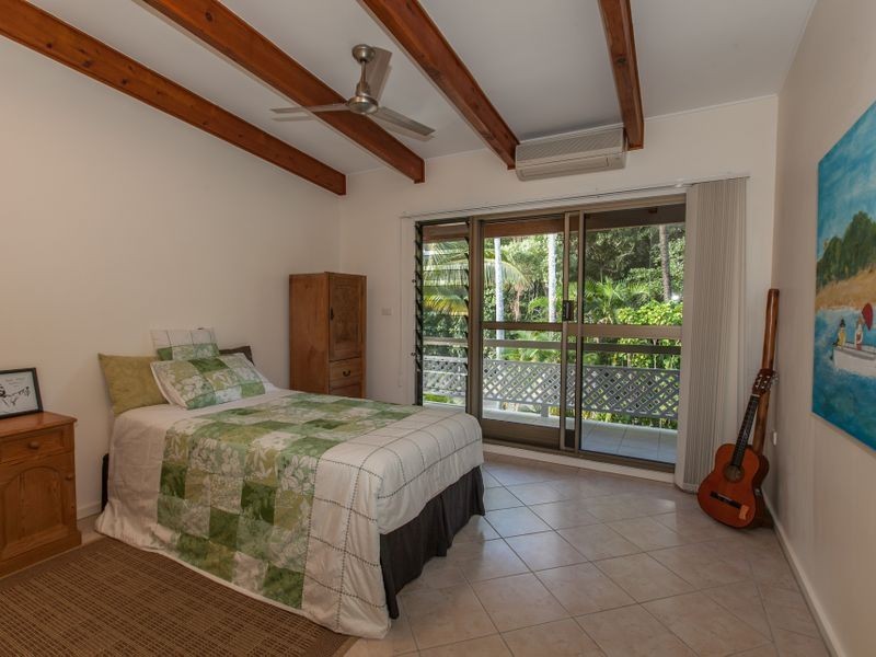 5 Upolu Esplanade, Clifton Beach QLD 4879