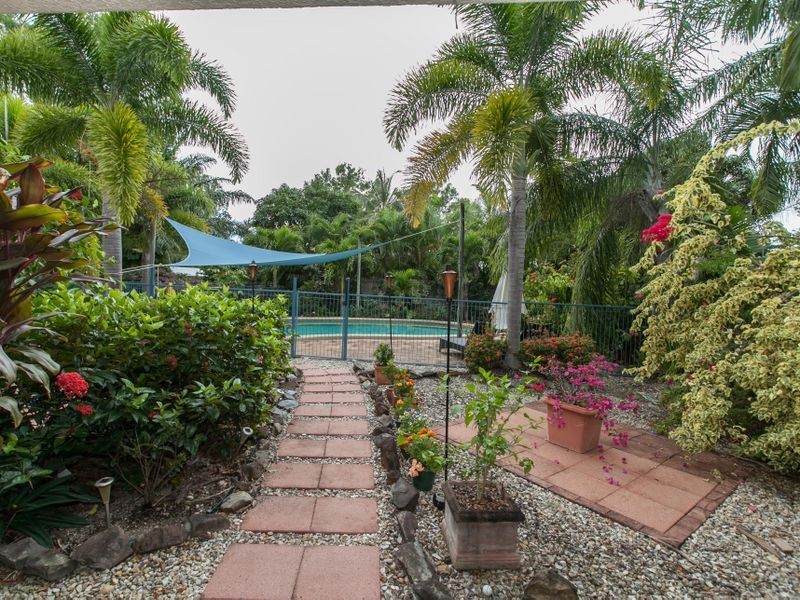 8 Avoca Close, Kewarra Beach QLD 4879
