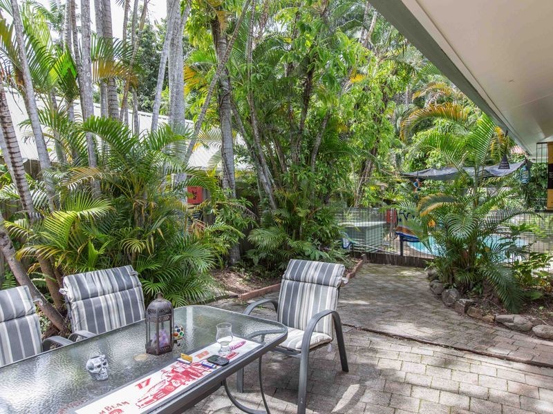 7 Buchan Street, Palm Cove QLD 4879