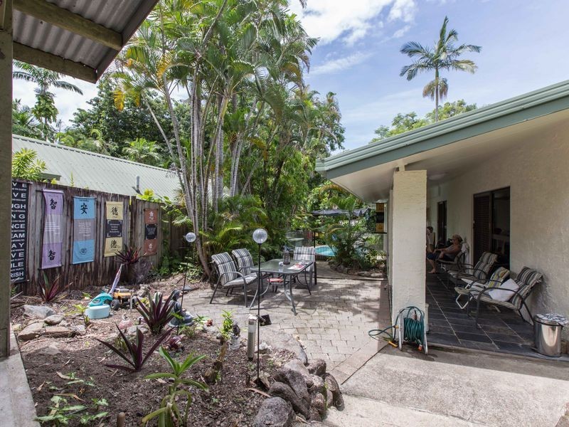 7 Buchan Street, Palm Cove QLD 4879
