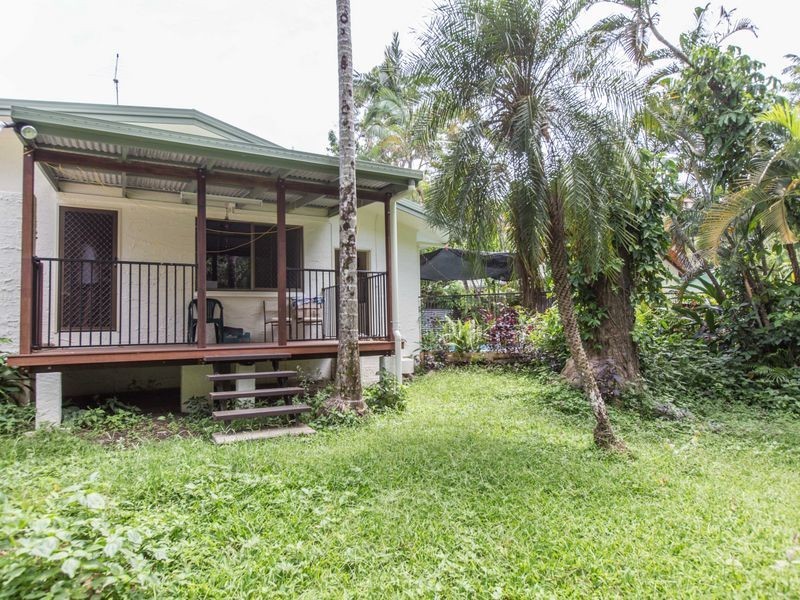 7 Buchan Street, Palm Cove QLD 4879