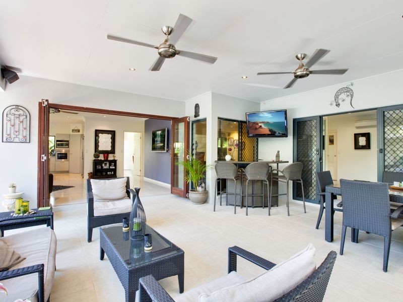 26 Muller Street, Palm Cove QLD 4879