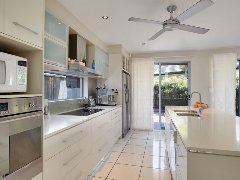 2 Rossmann Road, Smithfield QLD 4878