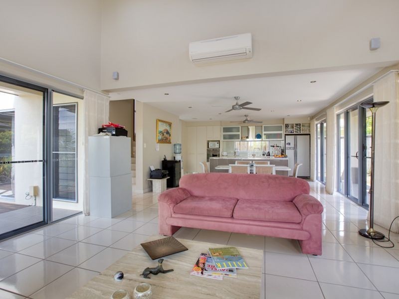 2 Rossmann Road, Smithfield QLD 4878