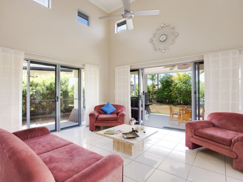2 Rossmann Road, Smithfield QLD 4878