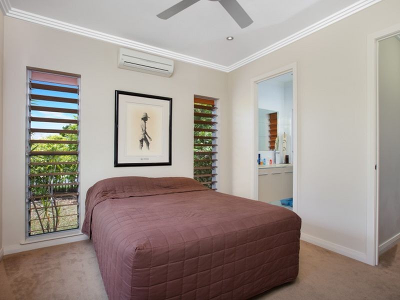 2 Rossmann Road, Smithfield QLD 4878