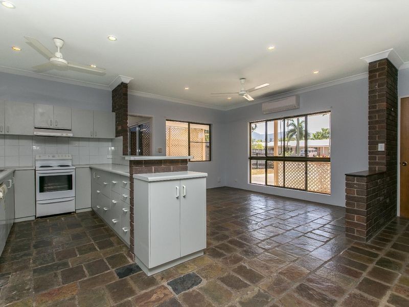 13 Conch Close, Trinity Beach QLD 4879