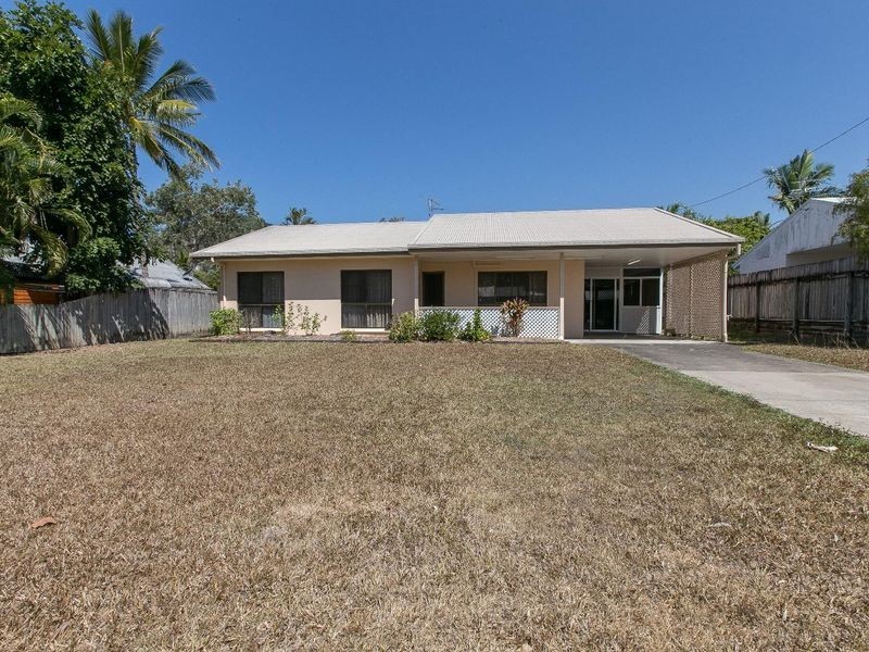 13 Conch Close, Trinity Beach QLD 4879