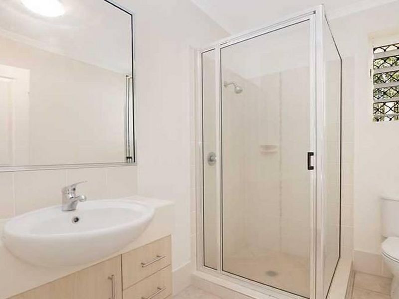 1/110 Moore Street, Trinity Beach QLD 4879