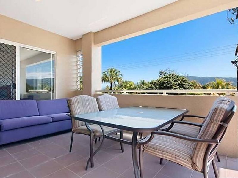 1/110 Moore Street, Trinity Beach QLD 4879