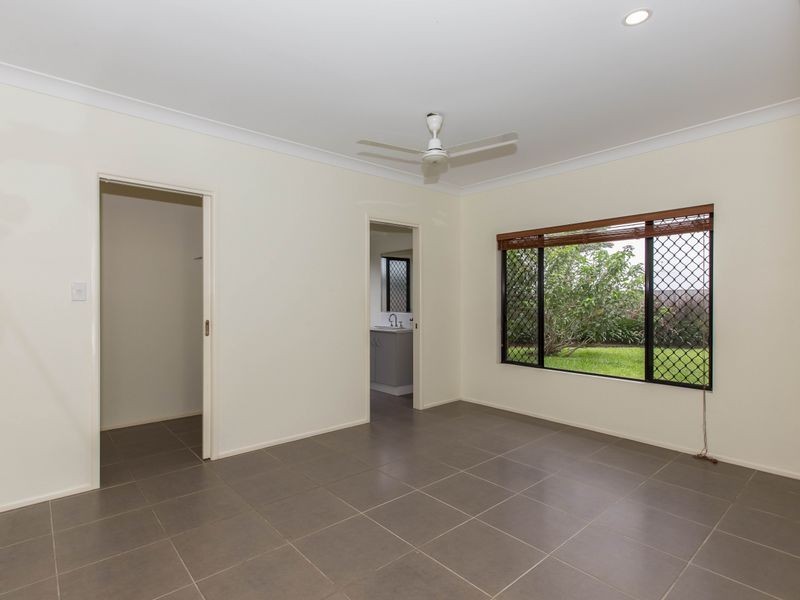 15 Colombia Street, White Rock QLD 4868