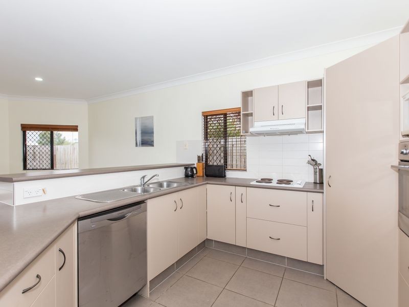 15 Colombia Street, White Rock QLD 4868
