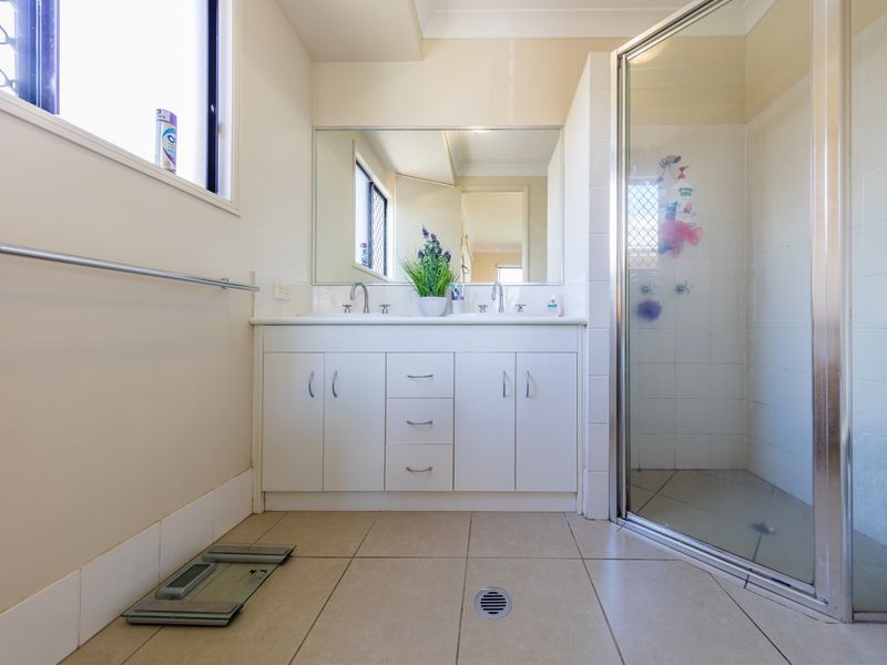 3 Nicholson Close, White Rock QLD 4868