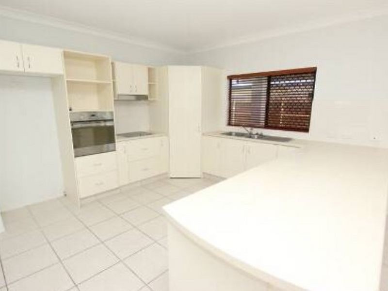 2 Guiness Close, White Rock QLD 4868