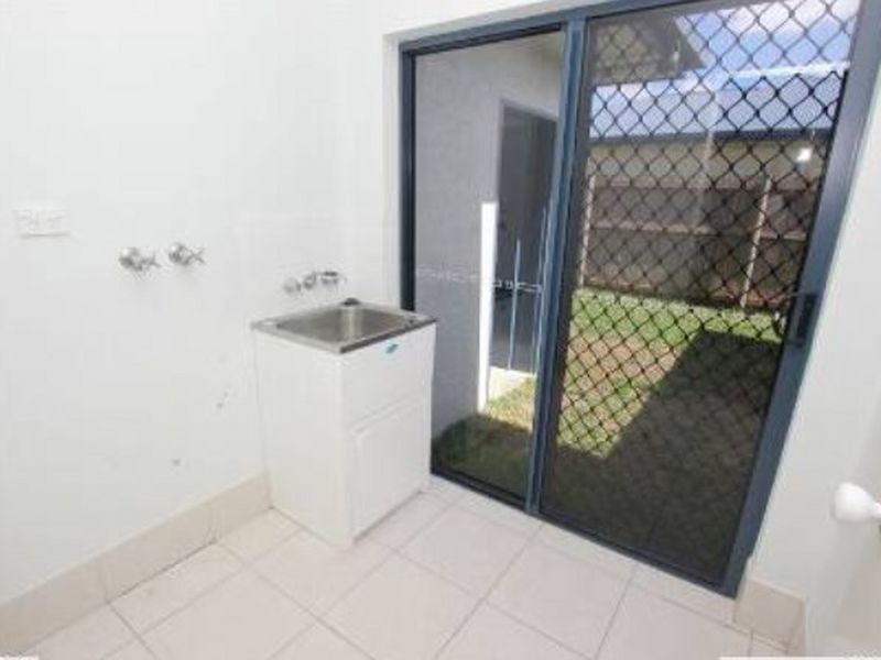 2 Guiness Close, White Rock QLD 4868