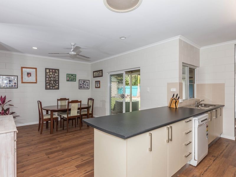 8 Sarina Close, Kewarra Beach QLD 4879