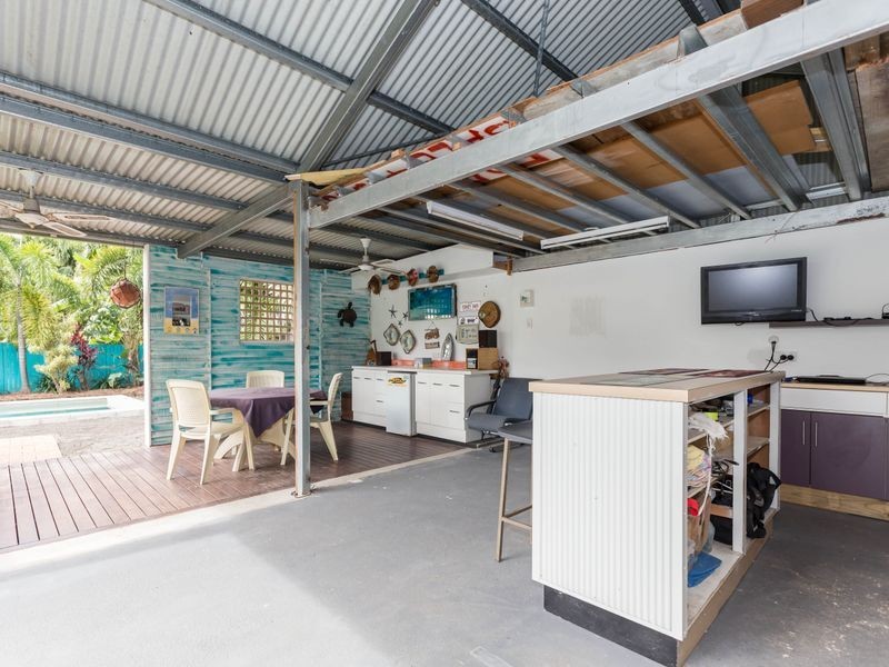 8 Sarina Close, Kewarra Beach QLD 4879