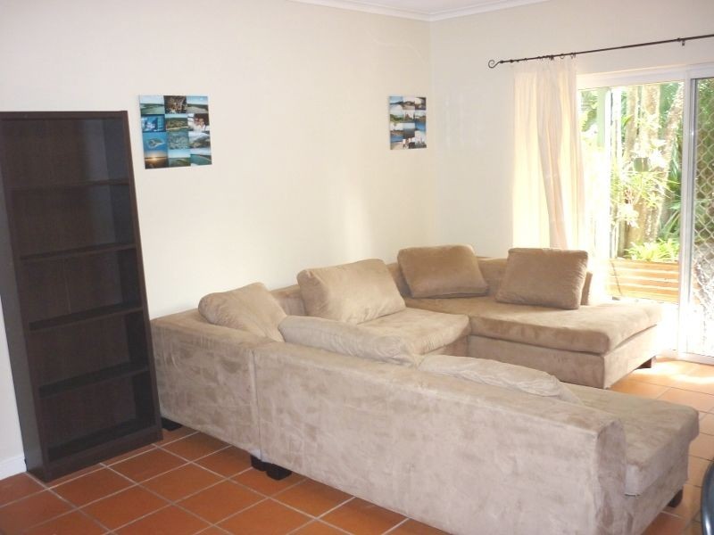 2/528 Varley Street, Yorkeys Knob QLD 4878