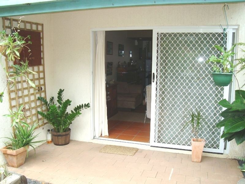 2/528 Varley Street, Yorkeys Knob QLD 4878