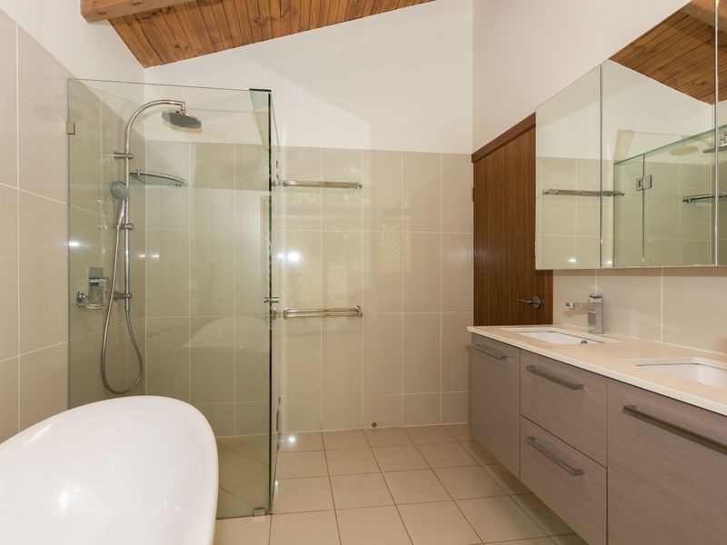 2 Lydia street, Smithfield QLD 4878