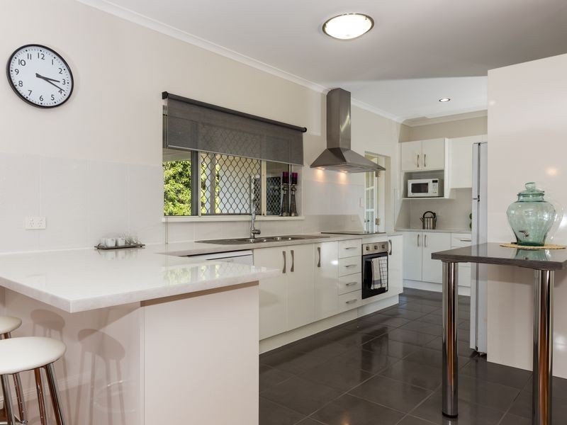 12 Knight Road, Smithfield QLD 4878