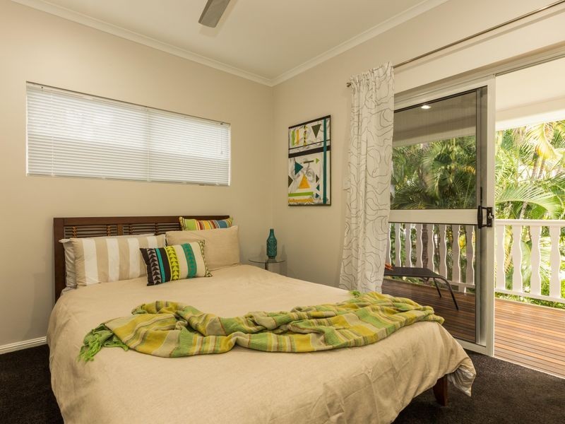 12 Knight Road, Smithfield QLD 4878