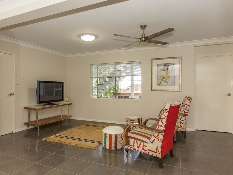 12 Knight Road, Smithfield QLD 4878