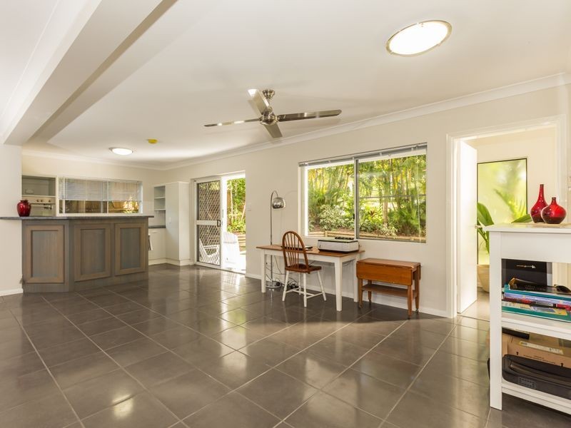 12 Knight Road, Smithfield QLD 4878