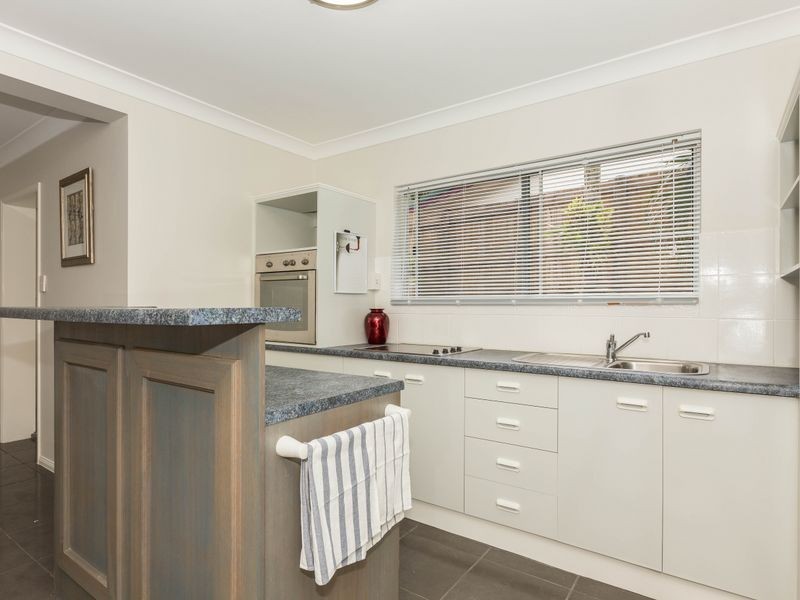 12 Knight Road, Smithfield QLD 4878