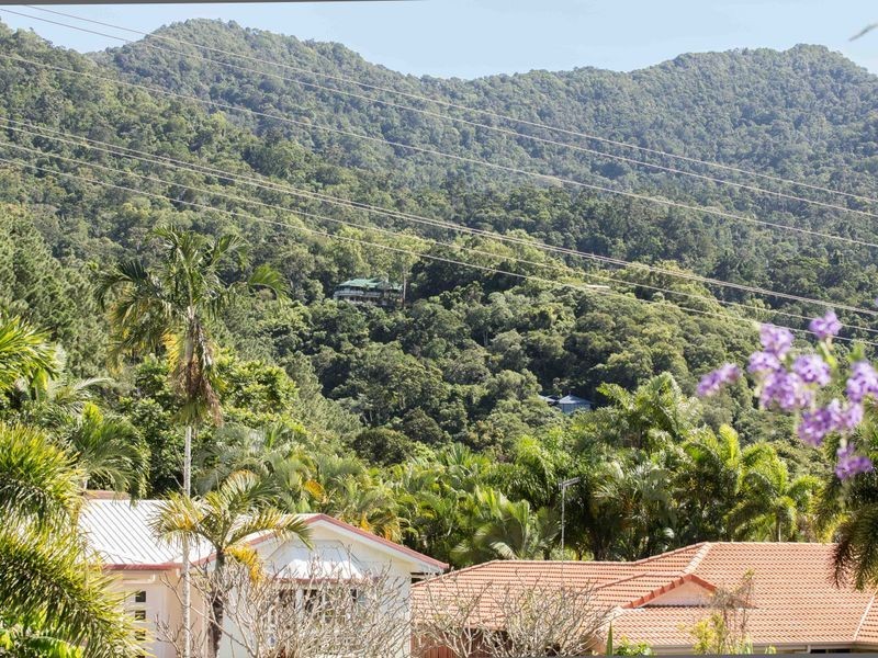 12 Knight Road, Smithfield QLD 4878