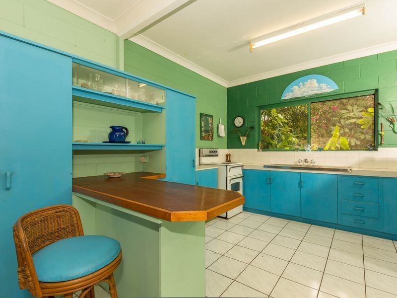 1/2 Carolyn Close, Yorkeys Knob QLD 4878