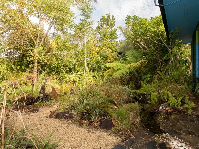 1/2 Carolyn Close, Yorkeys Knob QLD 4878