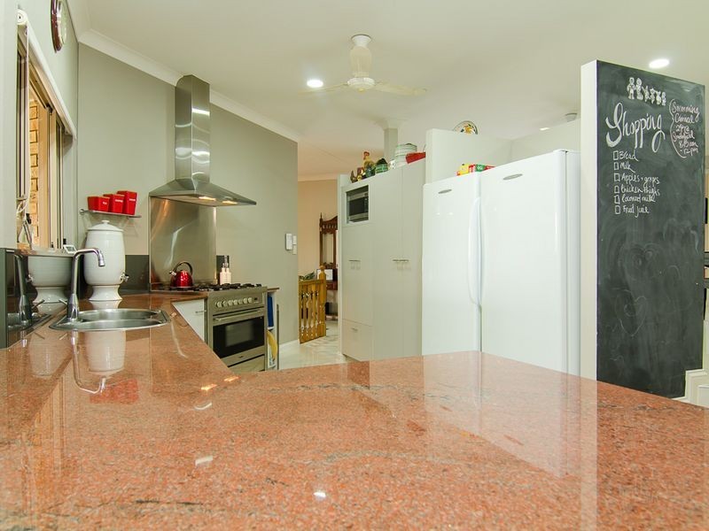 5 Wren Court, Bayview Heights QLD 4868