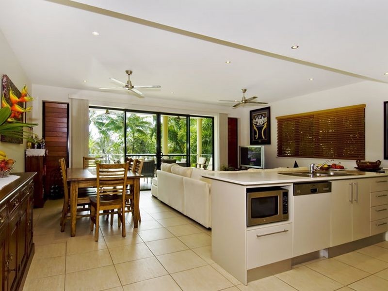 10/31-33 Sims Esplanade, Yorkeys Knob QLD 4878