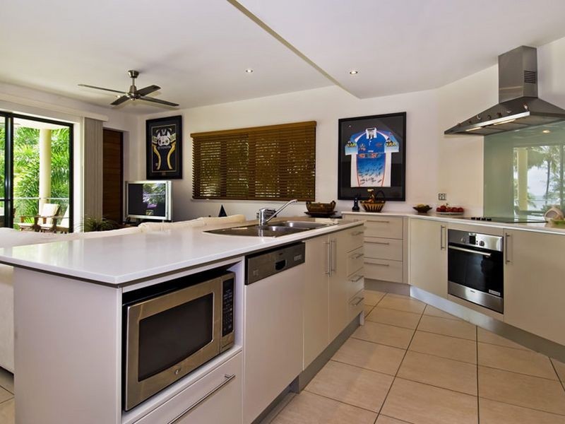 10/31-33 Sims Esplanade, Yorkeys Knob QLD 4878