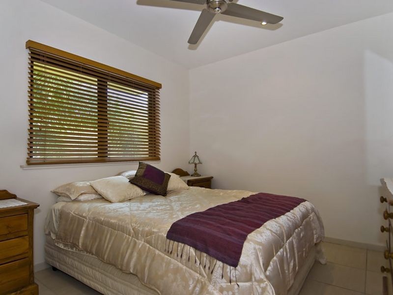 10/31-33 Sims Esplanade, Yorkeys Knob QLD 4878