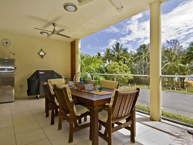 10/31-33 Sims Esplanade, Yorkeys Knob QLD 4878