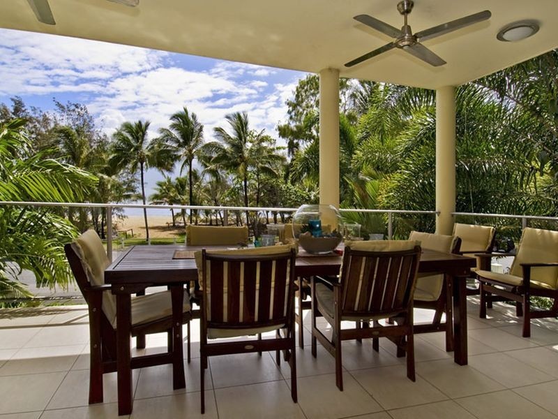 10/31-33 Sims Esplanade, Yorkeys Knob QLD 4878