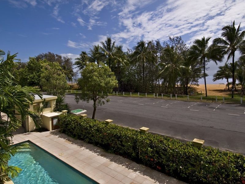 10/31-33 Sims Esplanade, Yorkeys Knob QLD 4878