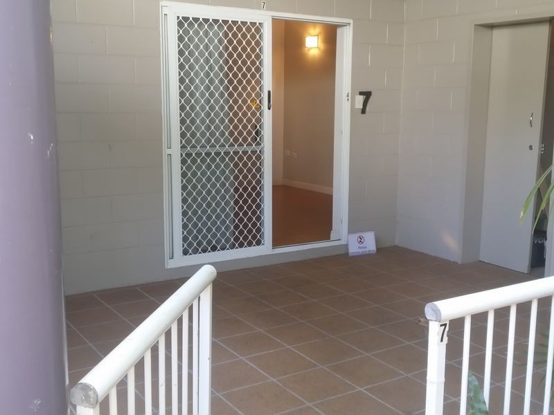 7/40-42 Old Smithfield Road, Freshwater QLD 4870