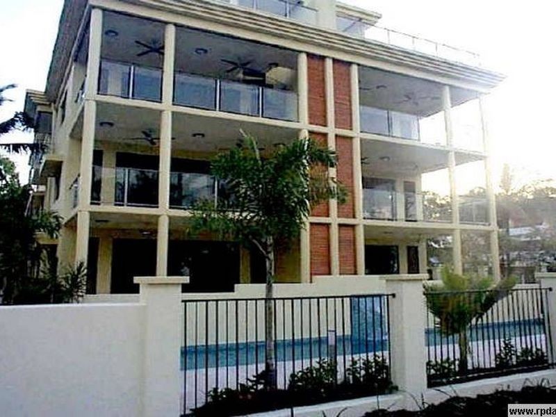 9/31-33 Sims Esplanade, Yorkeys Knob QLD 4878