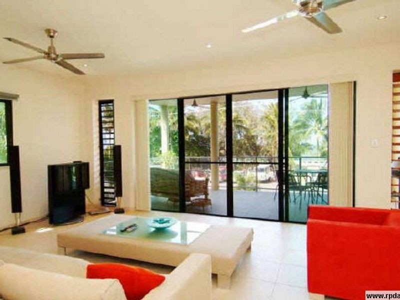 9/31-33 Sims Esplanade, Yorkeys Knob QLD 4878