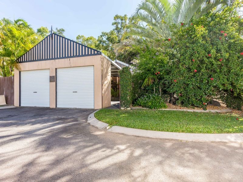 23 Rainy Mountain Place, Smithfield QLD 4878