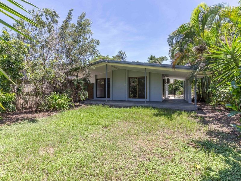 11 Rudder Street, Clifton Beach QLD 4879