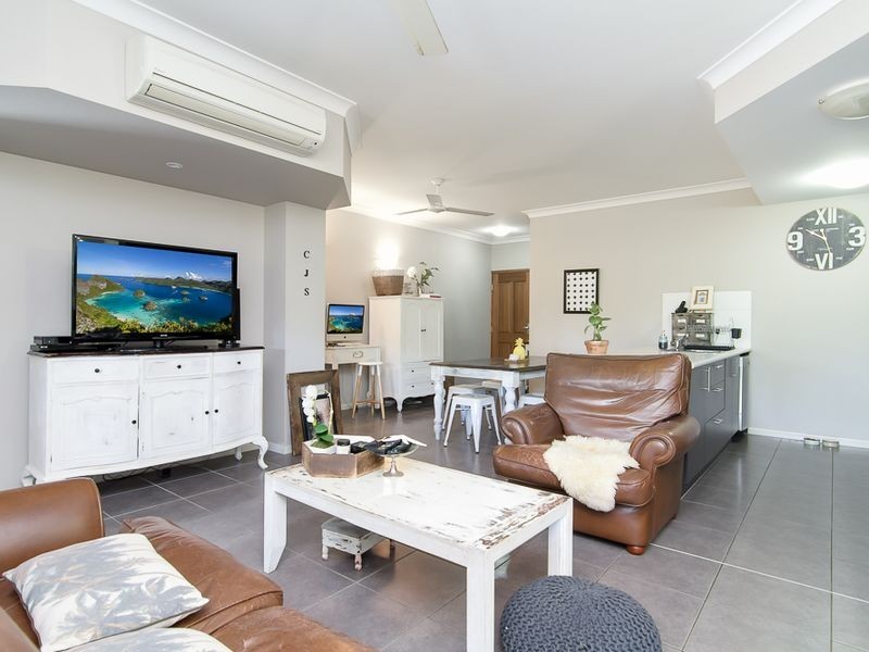 2/1766 Captain Cook Highway, Clifton Beach QLD 4879