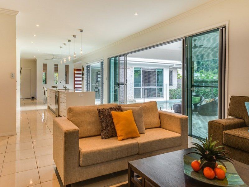 6 Bushlark Place, Smithfield QLD 4878